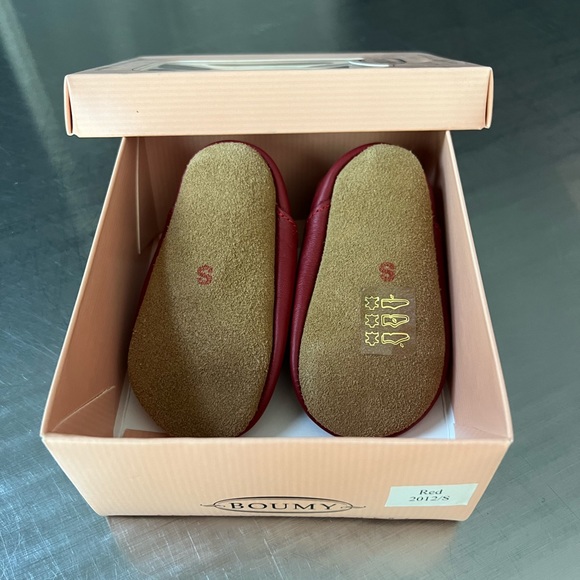 Boumy Leather Baby Booties - Color: Red - Picture 3 of 4
